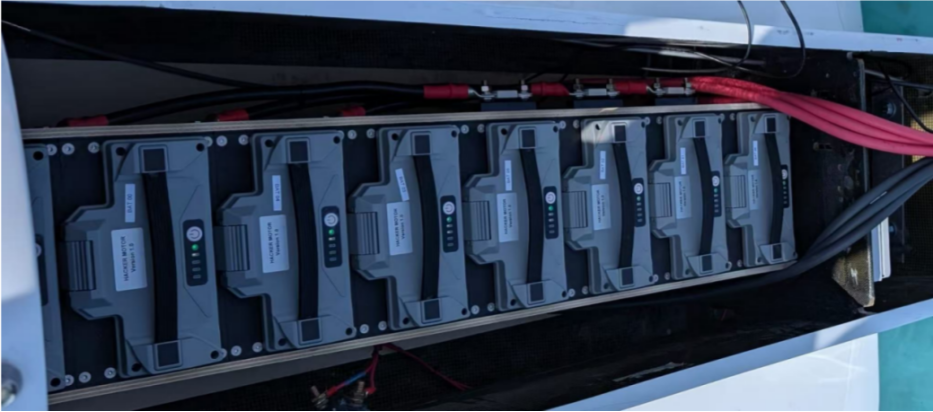 电动船电池仓