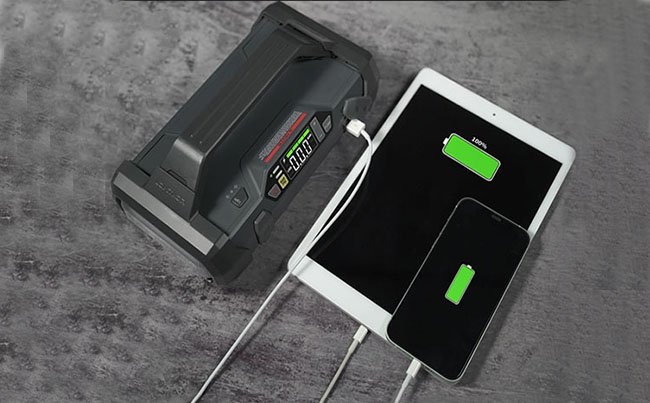 给手机、无线耳机、平板等充电测试