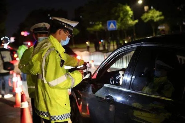 交通警察执法 交通警察执法