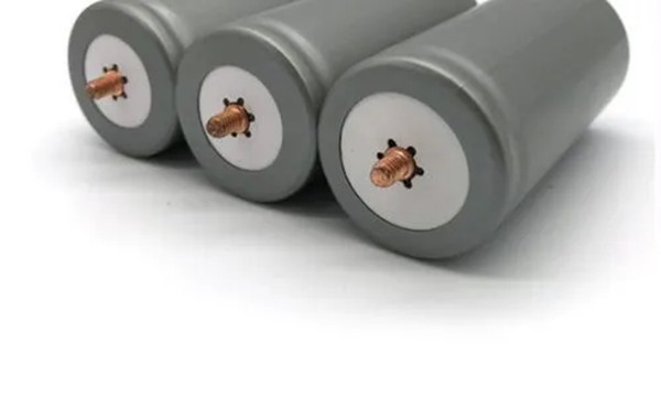 钢壳圆柱形磷酸铁锂电池 钢壳圆柱形磷酸铁锂电池