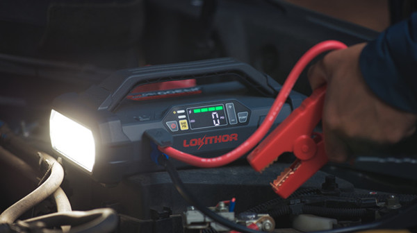 无线充气泵汽车应急启动电源 无线充气泵汽车应急启动电源