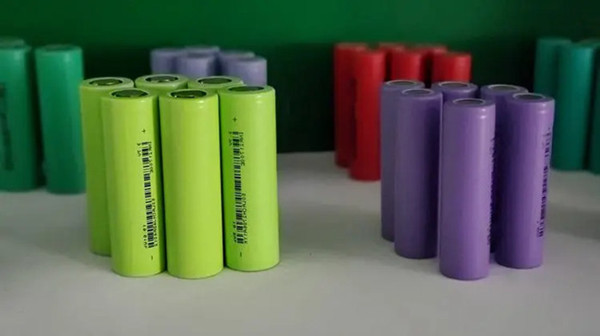 18650锂电池 18650锂电池