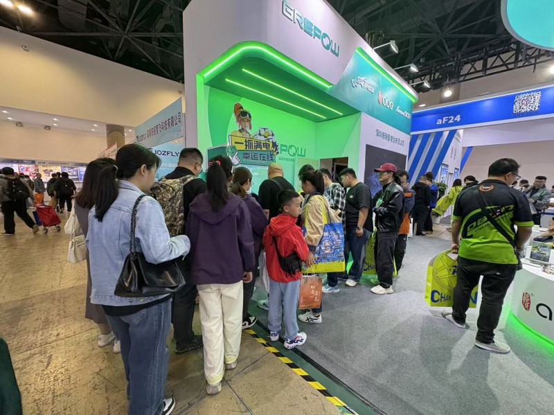 人气爆棚的娃娃机抽奖活动