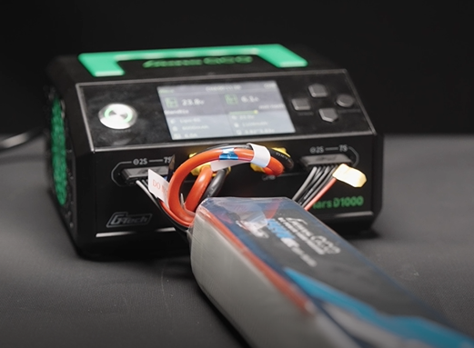格氏Sport航模电池充电中 格氏Sport航模电池充电中