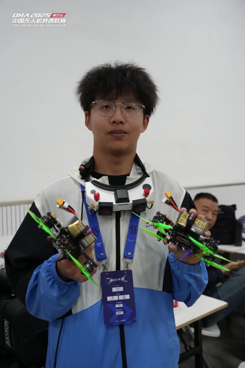 V6新品一电难求 V6新品一电难求